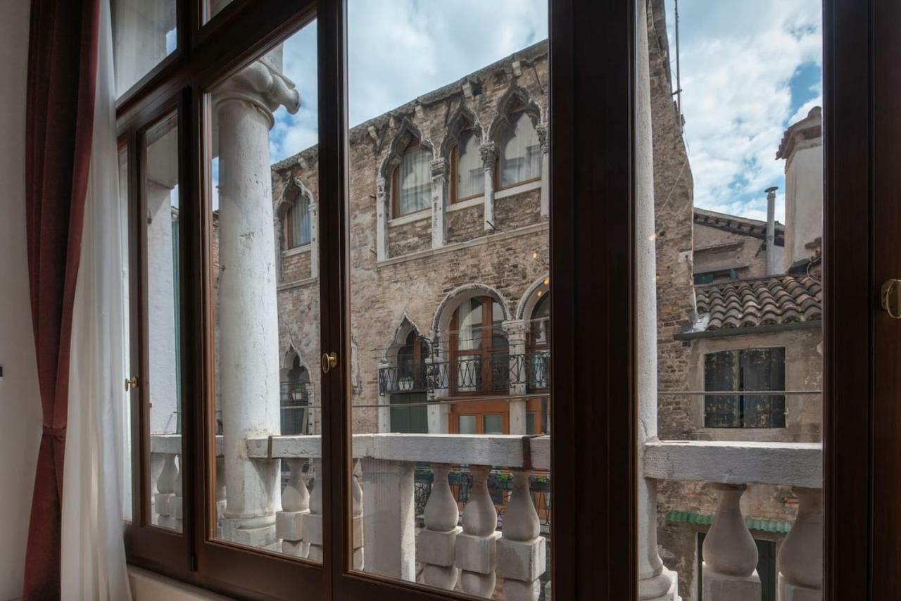 Apartment Ponte Raspi Canal View Venice Exterior photo